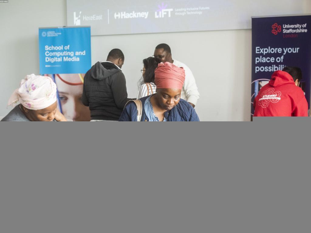 សារៈសំខាន់នៃការតភ្ជាប់ស réseau សម្រាប់អាជីវកម្មតូច